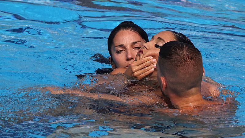 Susto en el Mundial de natación: desmayo y rescate de Anita Álvarez