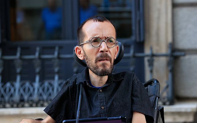 La hora de La 1 - Echenique cree que la bajada del iva de la luz tendrá un "efecto modesto" e insiste "en aumentar impuestos a las eléctricas"