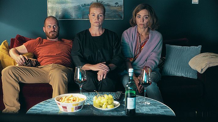 Cine internacional - Ella Schön. Lazos de familia