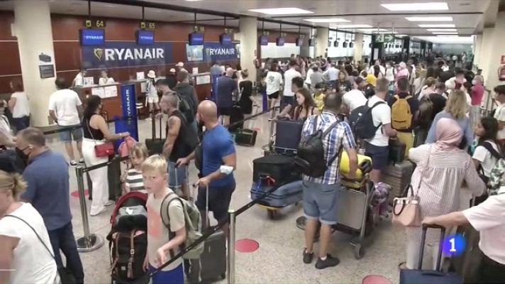 L'Informatiu - Vols cancel·lats i retards per la vaga a Ryanair
