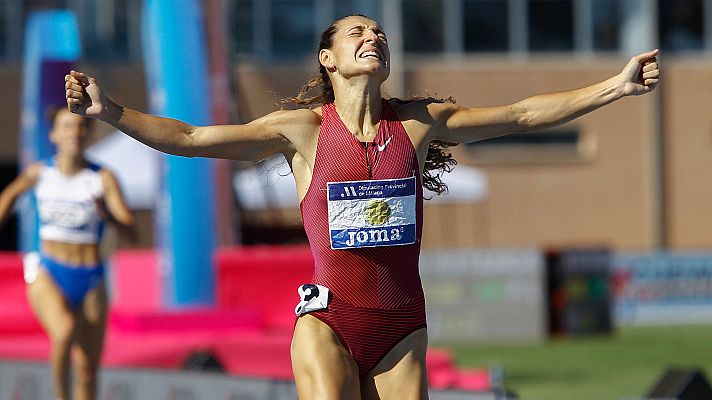 Atletismo - Sara Gallego bate otra vez el récord de España de 400 vallas