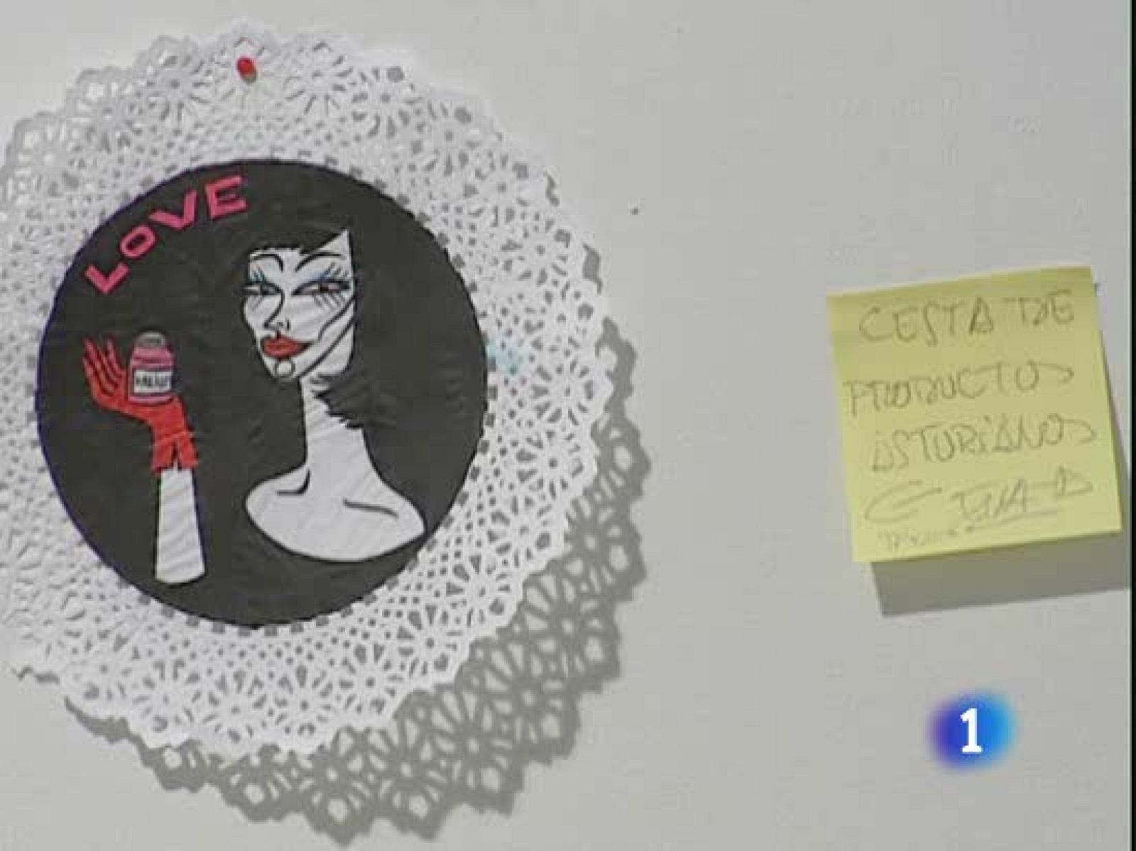 25 artistas ofrecen sus creaciones durante unos días para el trueque en Gijón | Ver