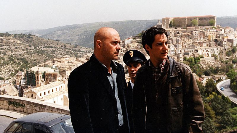 El comisario Montalbano - El ladr�n de meriendas - El comisario Montalbano | Ver