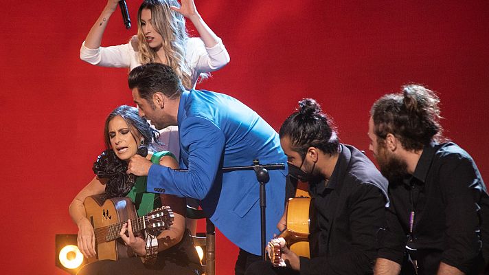 La noche D - ¿Cómo suena Bustamante cantado por María Peláe?