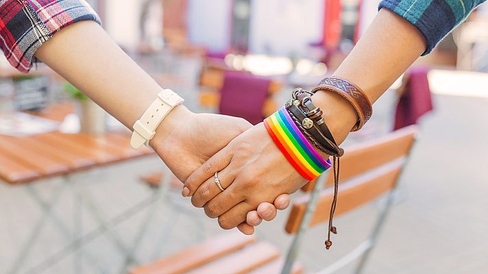 Informativo 24h - La adolescencia robada de las personas LGTBIQ+: "Yo no tuve la de los demás"