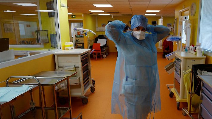 Telediario 1 - La séptima ola de coronavirus aumenta y provoca una subida de 86 puntos en la incidencia en los mayores de 60 años