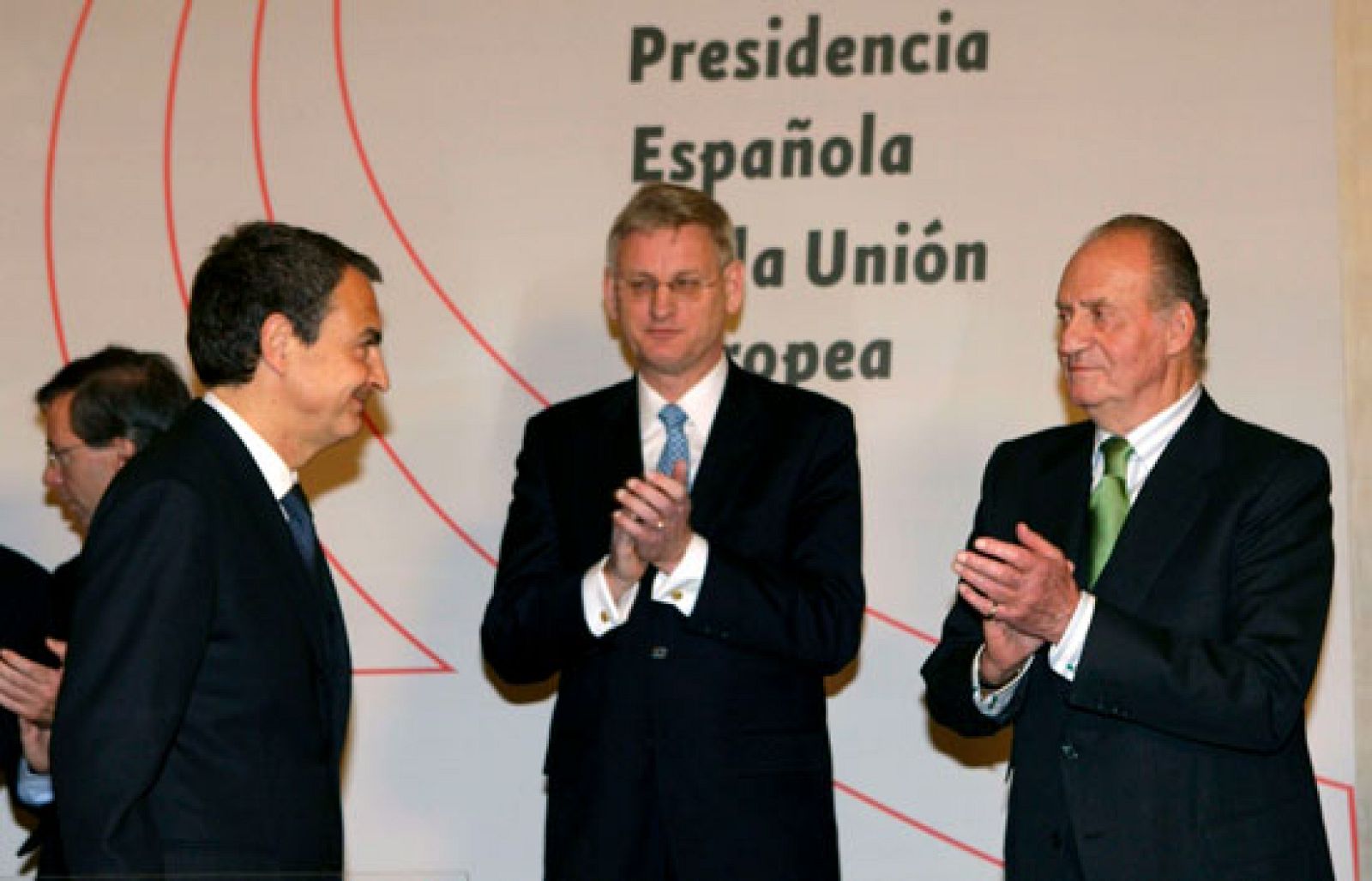 Telediario 2 en cuatro minutos - 08/01/10 | Ver