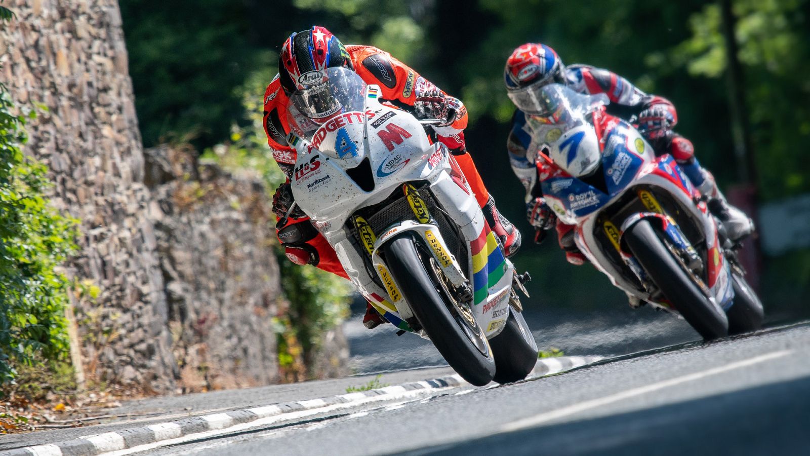 TT Isla de Man - E8 - Carrera Bennetts Supertwin TT