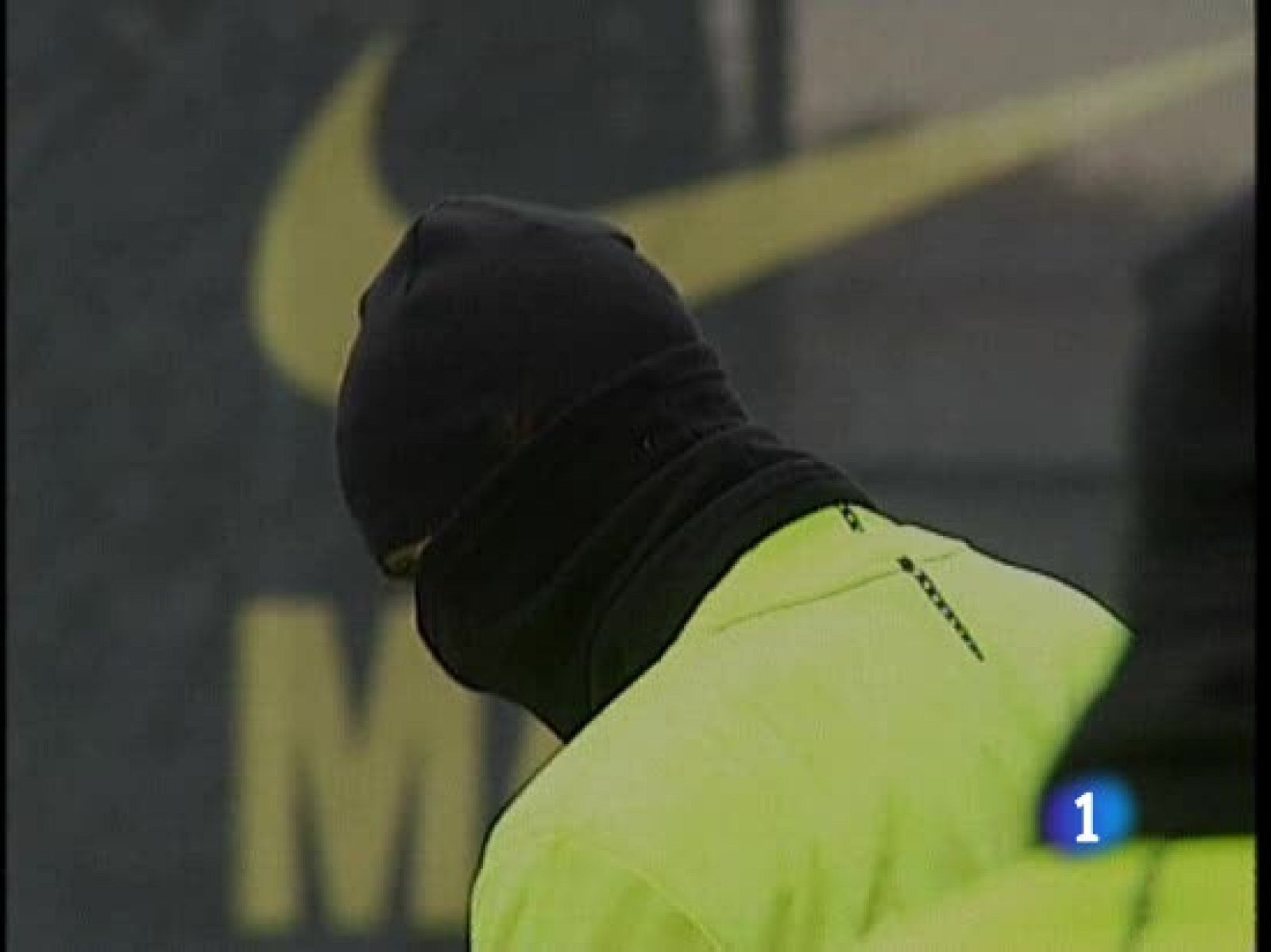 El Barça prepara el partido ante el Tenerife bajo el frío. Thiago y Jonatán son los dos canteranos incluidos en la lista de convocados. Guardiola guarda muy buen recuerdo de Tenerife de su época como jugador del 'Dream Team'.