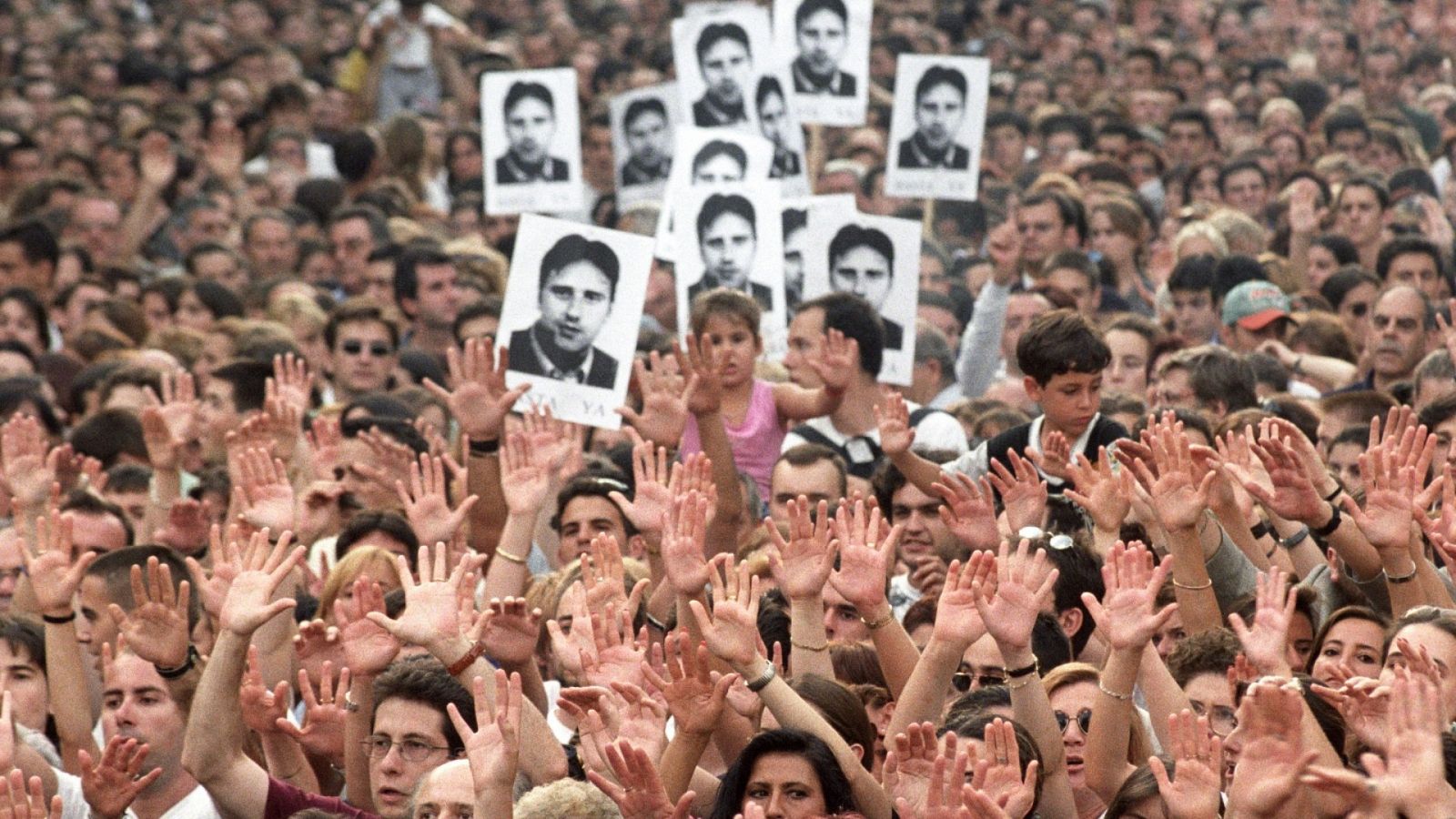 La Guardia Civil acusa a cuatro dirigentes de ETA de ser los autores intelectuales del asesinato de Miguel Ángel Blanco