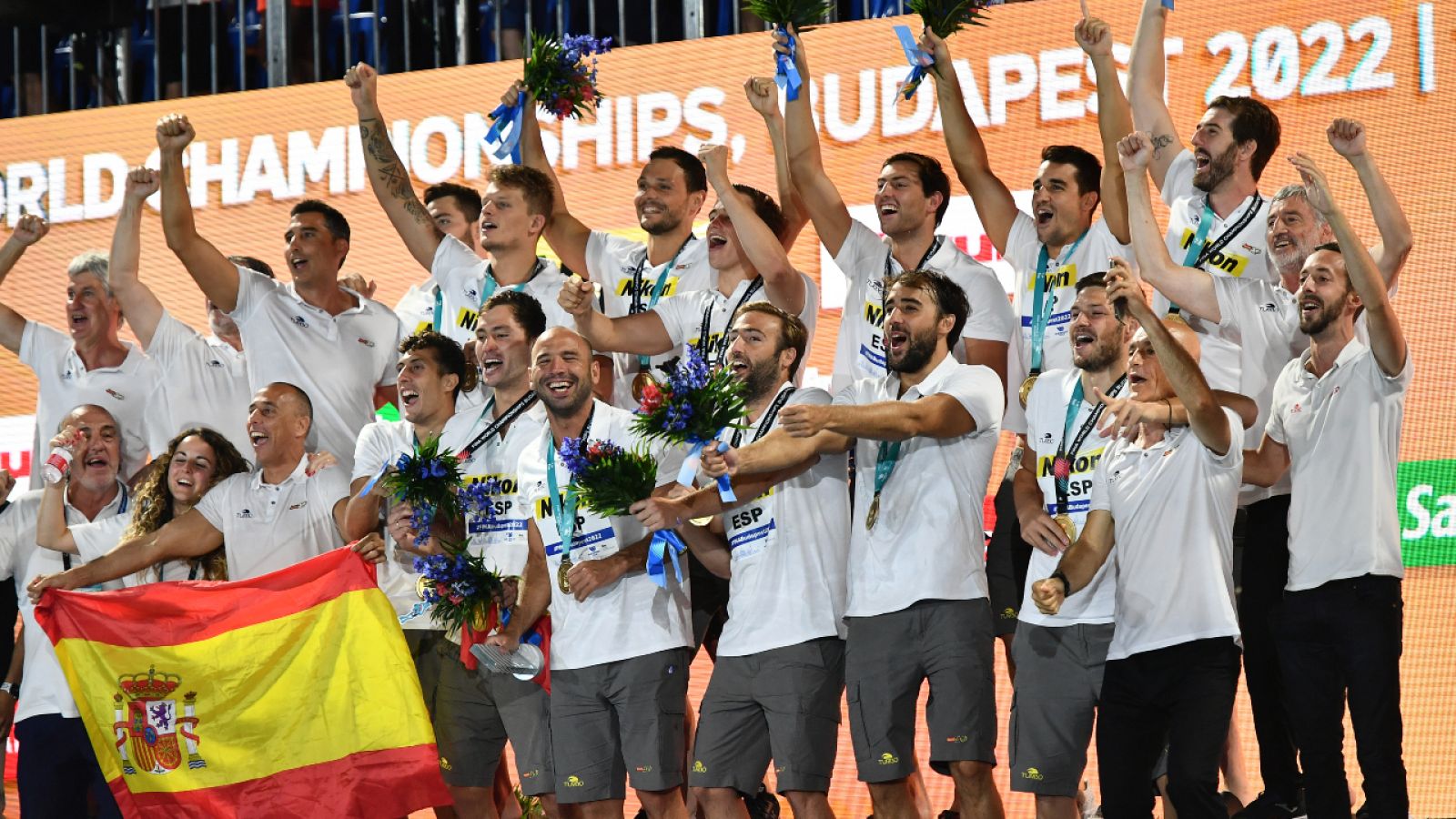 Vídeo: Entrega de medallas para la selección española de waterpolo