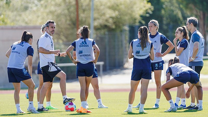España ya prepara en Inglaterra su debut en la Eurocopa | Ver