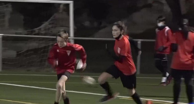 Sin límite de edad para equipos mixtos en fútbol base catalán | Ver