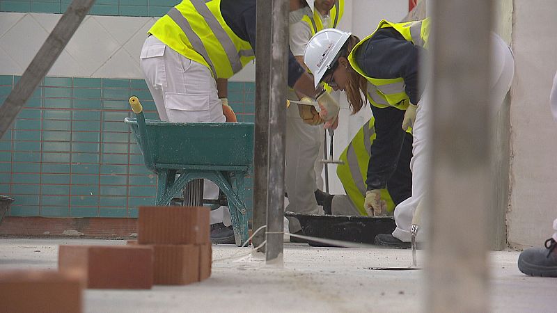 Canarias es la comunidad donde más bajó el paro en junio y donde más creció el empleo | Ver