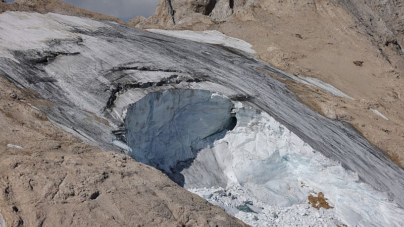 Cierran el acceso a la zona en la que se desprendió el glaciar en Italia
