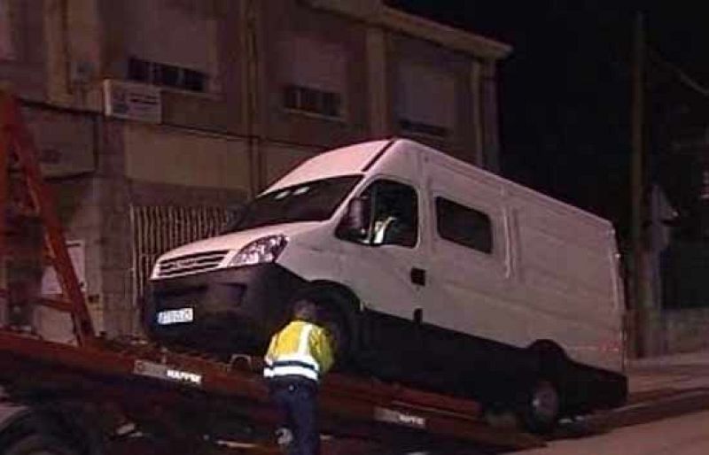 Detienen a dos presuntos etarras con una furgoneta-bomba