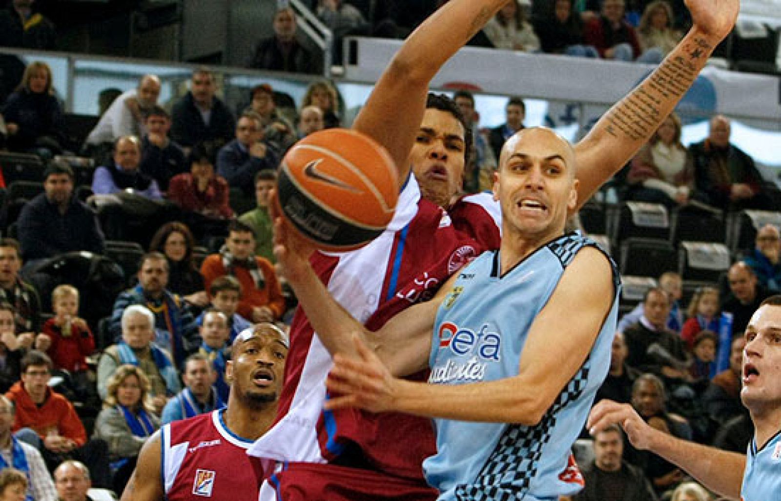 Estudiantes 90-66 Xacobeo Blu:sens