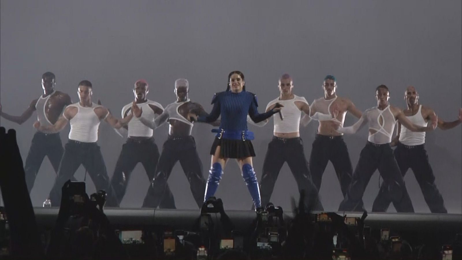 Rosalía desata la locura en Almería - Ver ahora