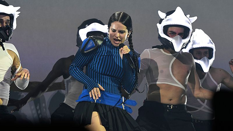 Rosalía ofrece un espectáculo futurista en Almería