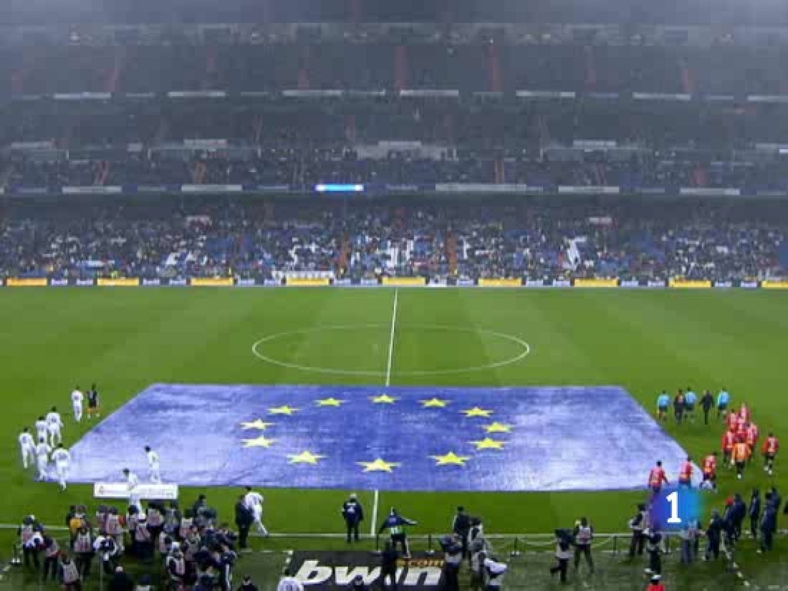 Se ha rendido homenaje a la presidencia española de Europa en los campos de la primera división de la Liga.