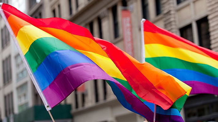 Telediario 1 - Barcelona juzga a tres jóvenes por una agresión homófoba en el metro