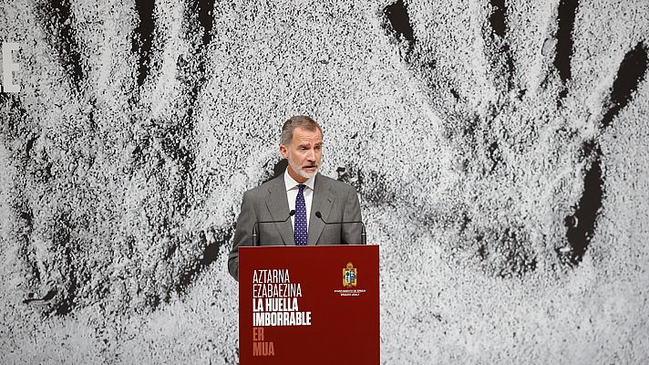  - El rey llama a la unidad durante el homenaje a las víctimas del terrorismo en Ermua