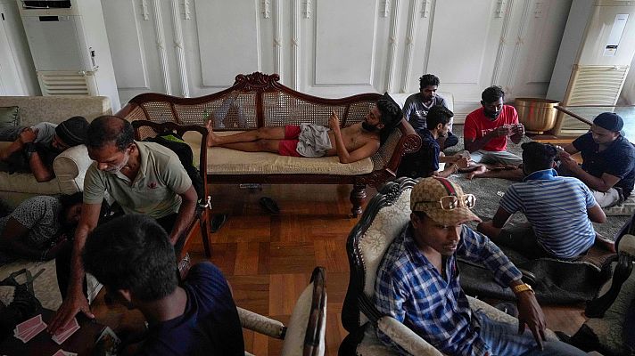 Telediario Fin de Semana - El palacio presidencial de Sri Lanka sigue ocupado por los manifestantes