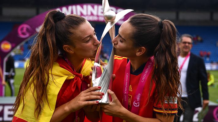 Telediario Fin de Semana - Las campeonas de Europa sub19 dedican su victoria a Alexia Putellas