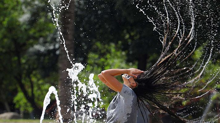 Telediario 1 - La ola de calor dispara las temperaturas en España