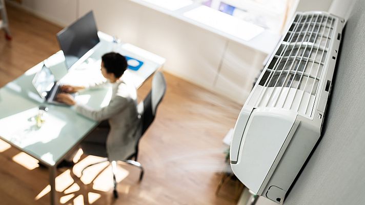 Telediario 2 - ¿Cómo combatir la ola de calor y ahorrar en la factura?