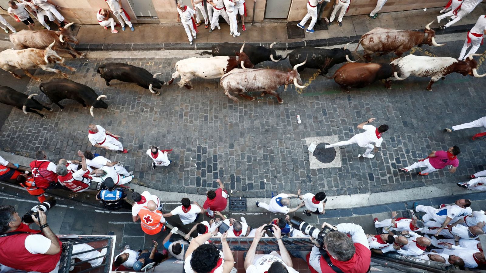 Los balcones son los lugares más codiciados en San Fermín - La hora de La 1 | Ver