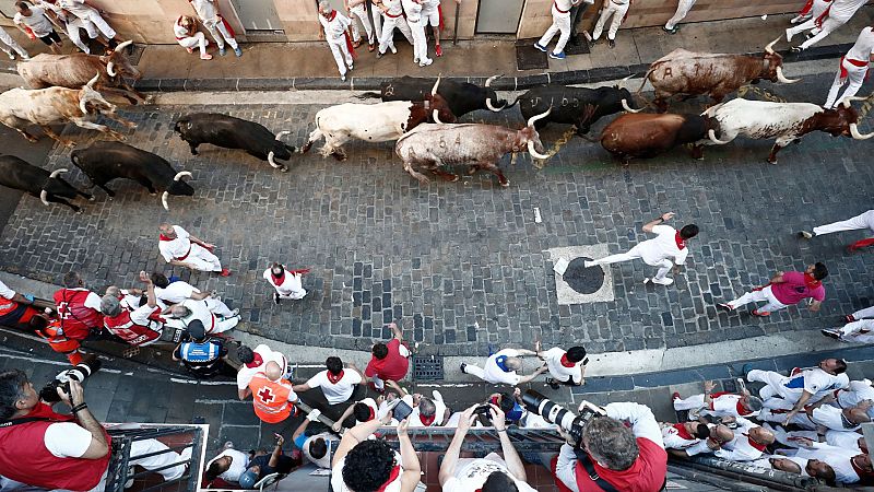 Los balcones son los lugares más codiciados en San Fermín - La hora de La 1 | Ver