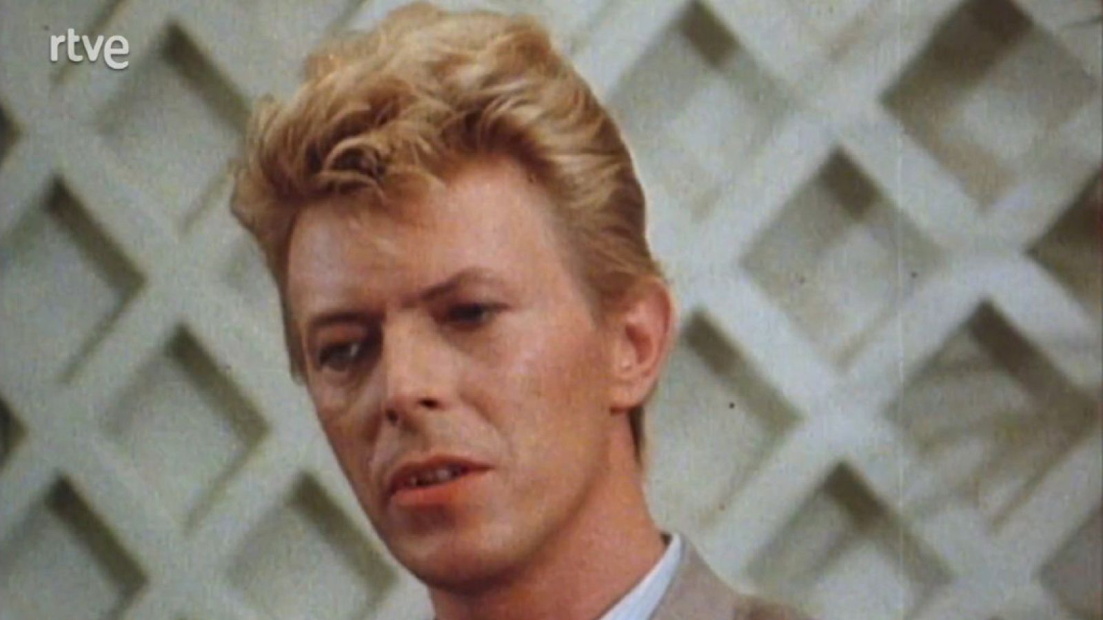 Músical Express - Luz Casal, Azul y Negro y David Bowie