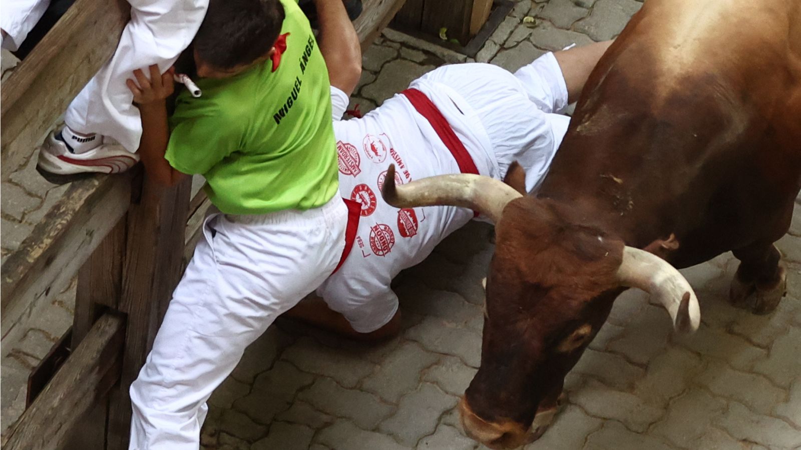 El octavo encierro de San Fermín a cámara lenta | Ver