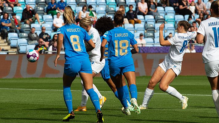 Fútbol - Campeonato de Europa femenino: Italia - Islandia