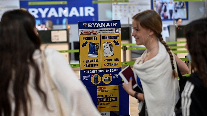 Telediario 1 - Las huelgas de EasyJet y Ryanair dejan más vuelos retrasados