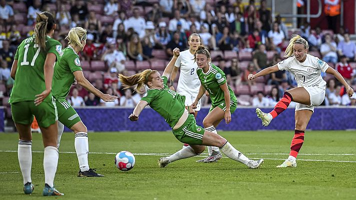 Fútbol - Campeonato de Europa femenino:Irlanda del Norte - Inglaterra