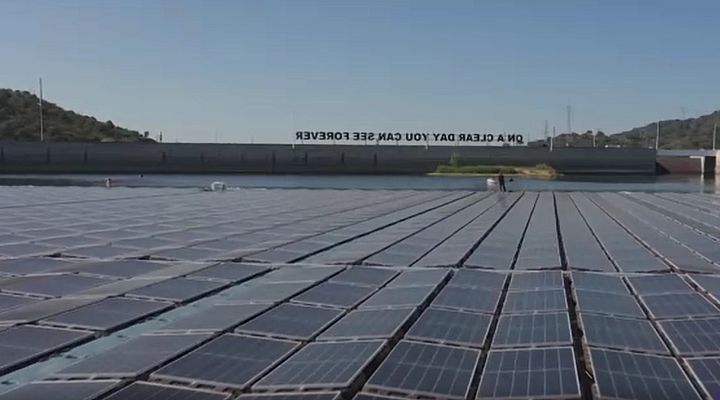 Telediario 1 - La mayor planta solar flotante de Europa está en Portugal