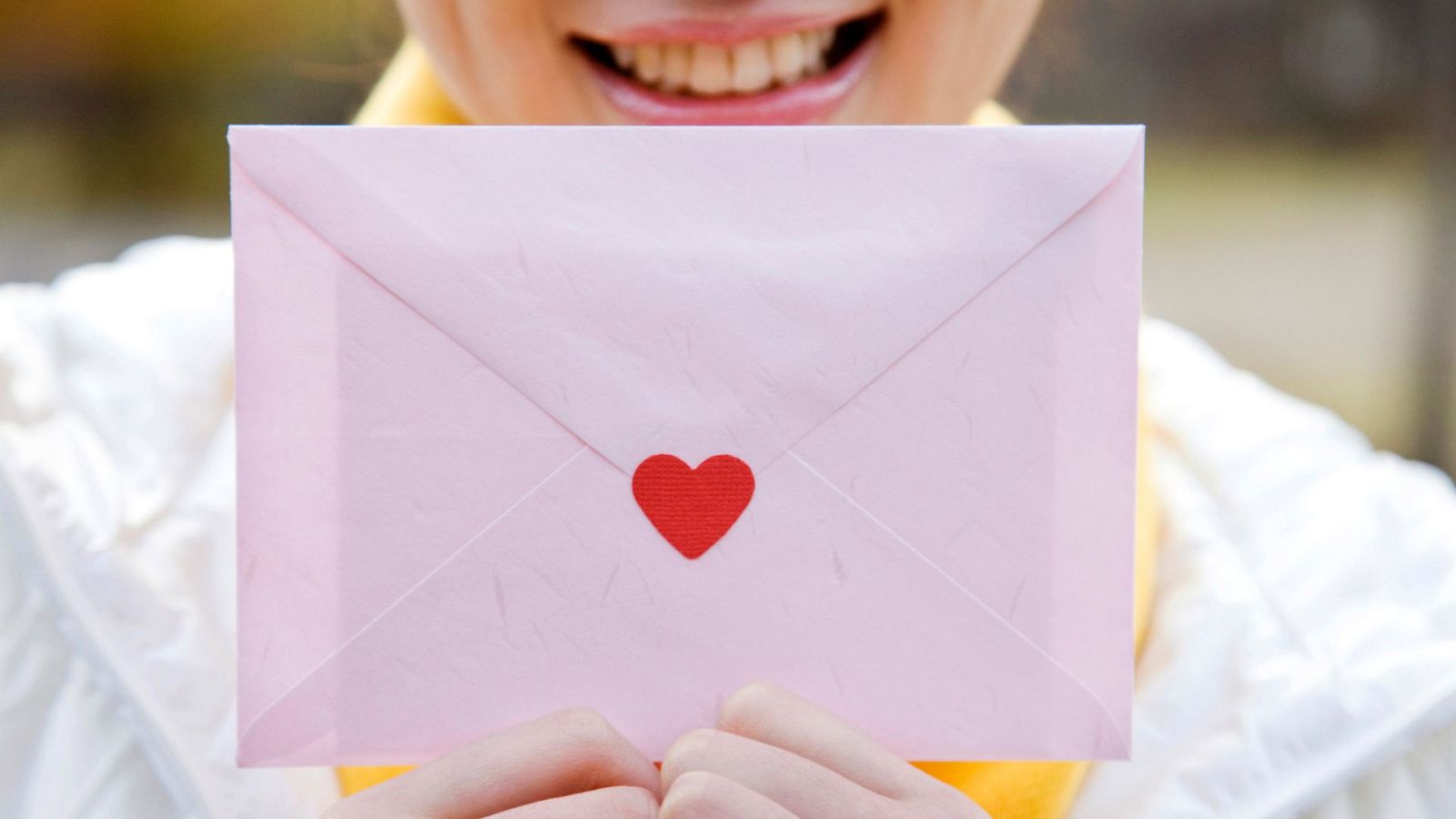Historia de amor en San Fermín: un mallorquín "roba el corazón" a una navarra durante el chupinazo   - Ver ahora