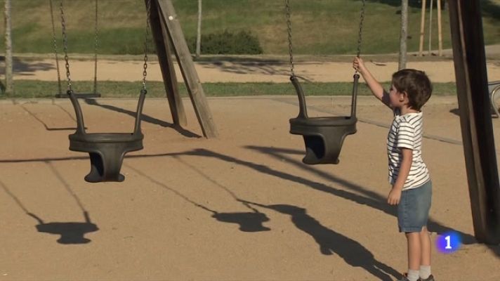 L'Informatiu - Tobar un parc infantil amb ombra a Barcelona es converteix en impossible