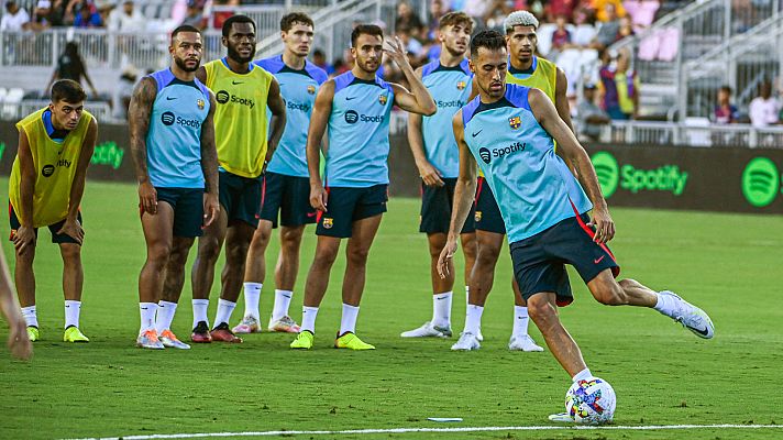 Telediario 1 - Xavi no llega al debut del Barça y Lewandowski entrena solo