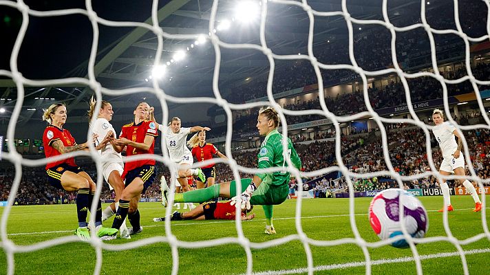  - Gol de Ella Toone (1-1) en el Inglaterra 2-1 España