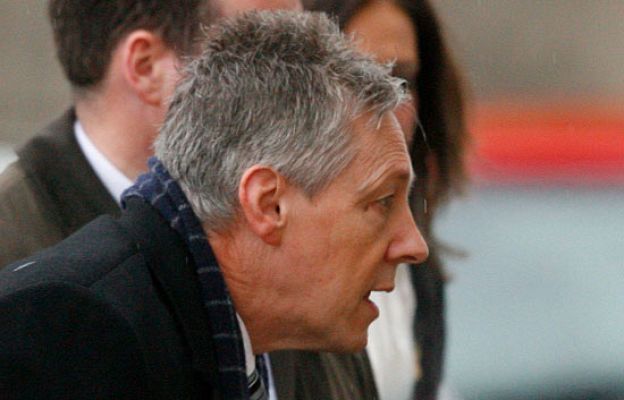  - Peter Robinson deja el cargo