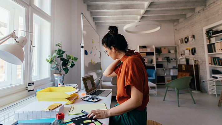 Telediario 1 - La reforma de los tramos de autónomos baja las cuotas, pero el esfuerzo será mayor para los que menos ingresan