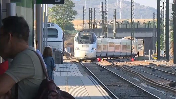 Telediario 1 - Acumulación de retrasos en la nueva línea de Renfe del 'tren rápido' en Extremadura