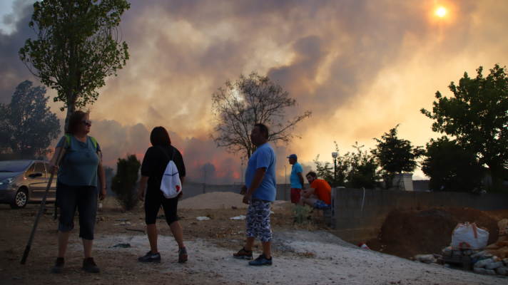 Telediario 1 - Los voluntarios se organizan para atender a bomberos y afectados por los incendios