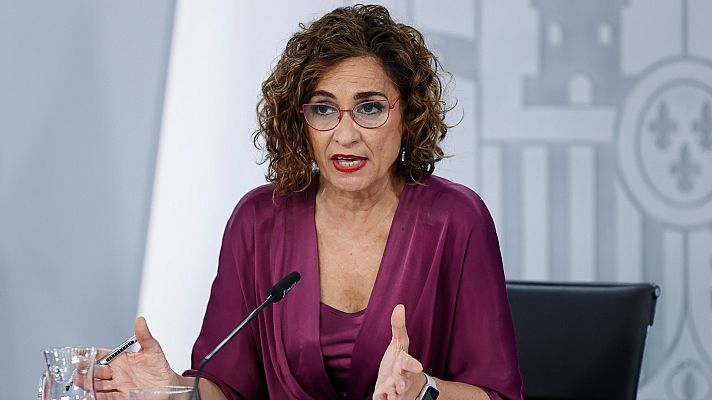 Telediario 1 - El Gobierno recorta su previsión de PIB para 2023