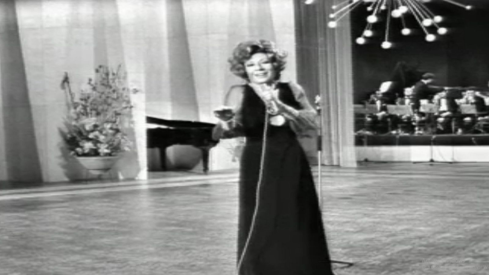 Canción 71 - Núria feliu canta 'No me quiero enamorar'