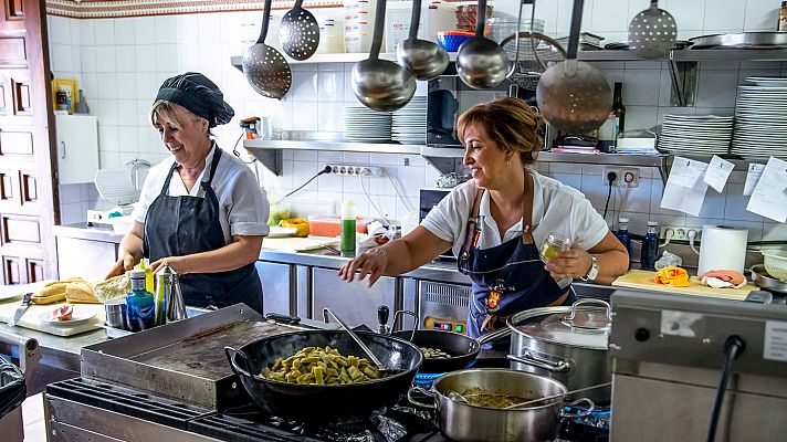 Telediario 1 - El paro marca su dato más bajo desde 2008