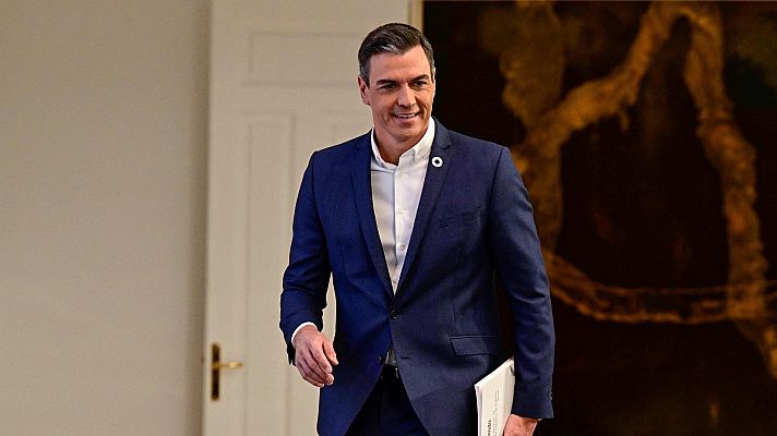 Informativo 24h - Sánchez pide no usar la corbata como gesto de ahorro energético